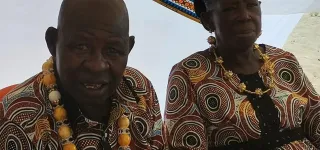 noces-d-or-a-mbadon-le-couple-topan-celebre-50-ans-de-vie-commune